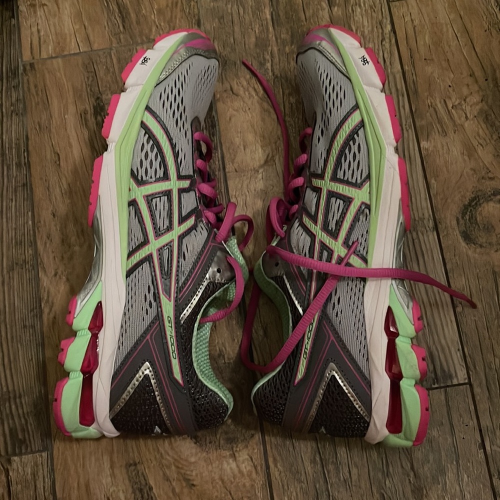 ASICS women’s running shoes - Picture 6 of 8